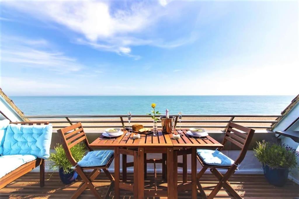 The Luxury Beach Property - Oceanbreeze Sandgate Exteriör bild