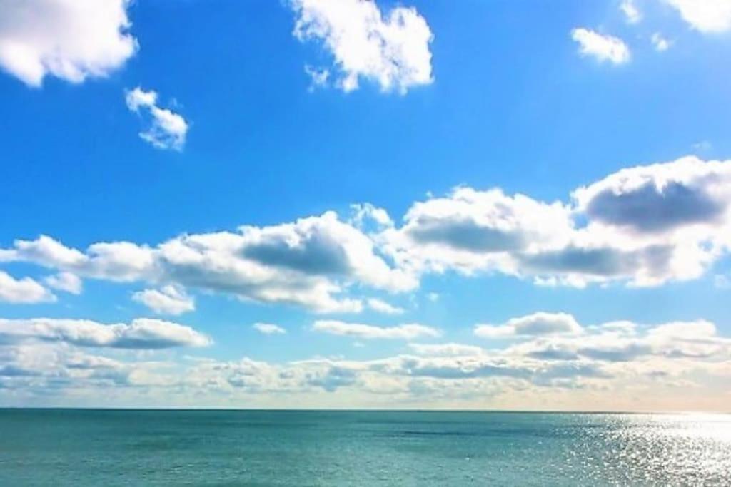 The Luxury Beach Property - Oceanbreeze Sandgate Exteriör bild