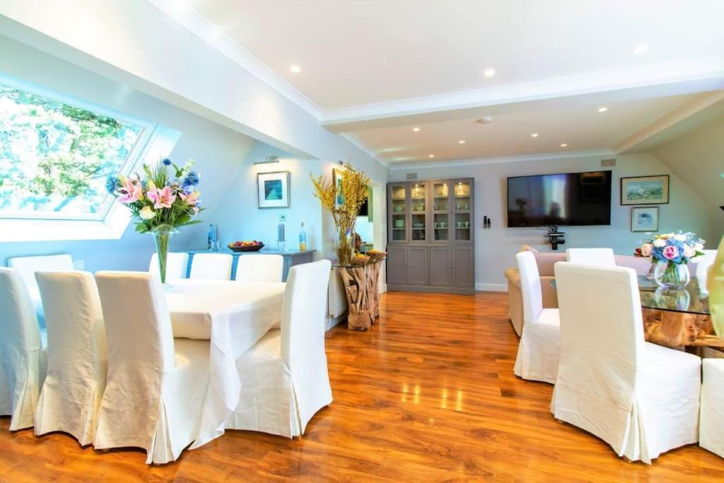 The Luxury Beach Property - Oceanbreeze Sandgate Exteriör bild